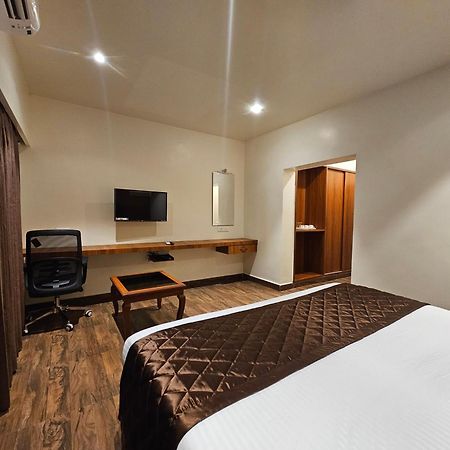 Hotel Pl Grand Karaikkudi Extérieur photo