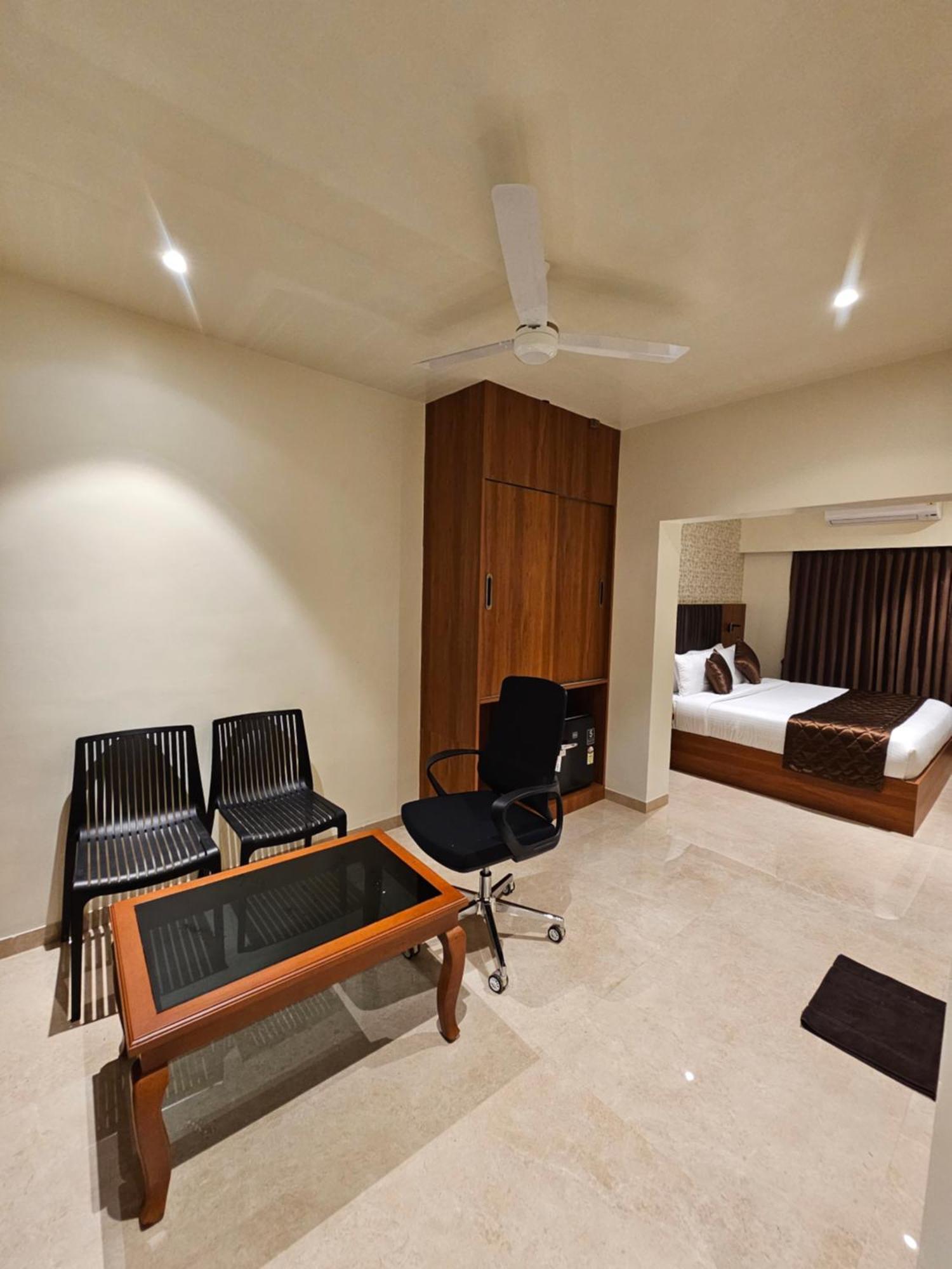 Hotel Pl Grand Karaikkudi Extérieur photo