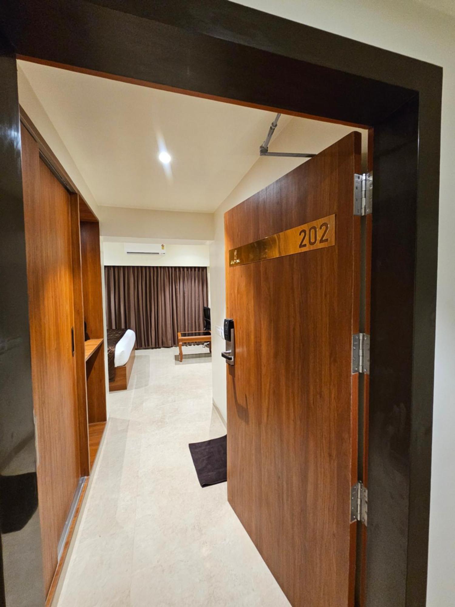 Hotel Pl Grand Karaikkudi Extérieur photo