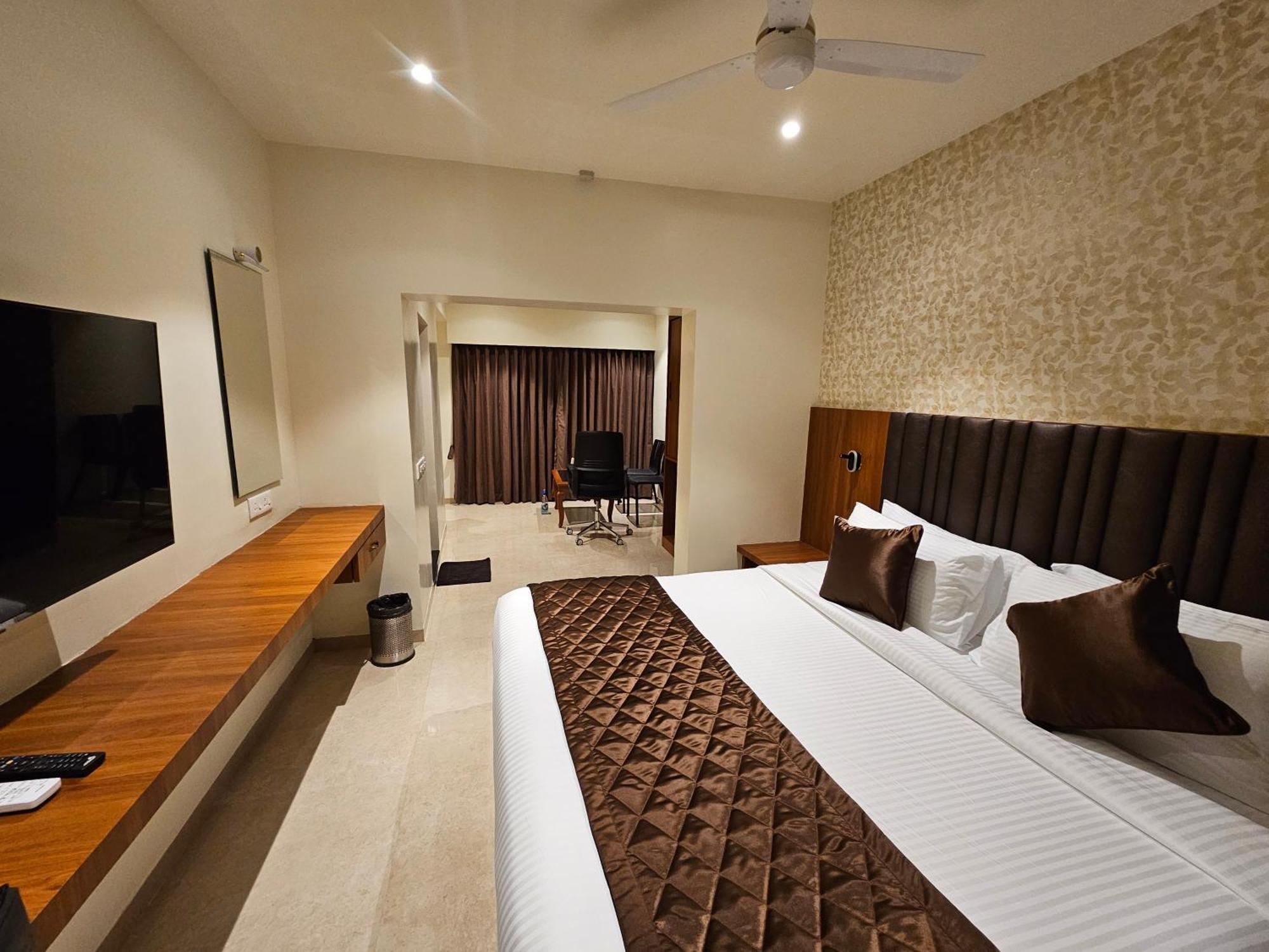 Hotel Pl Grand Karaikkudi Extérieur photo