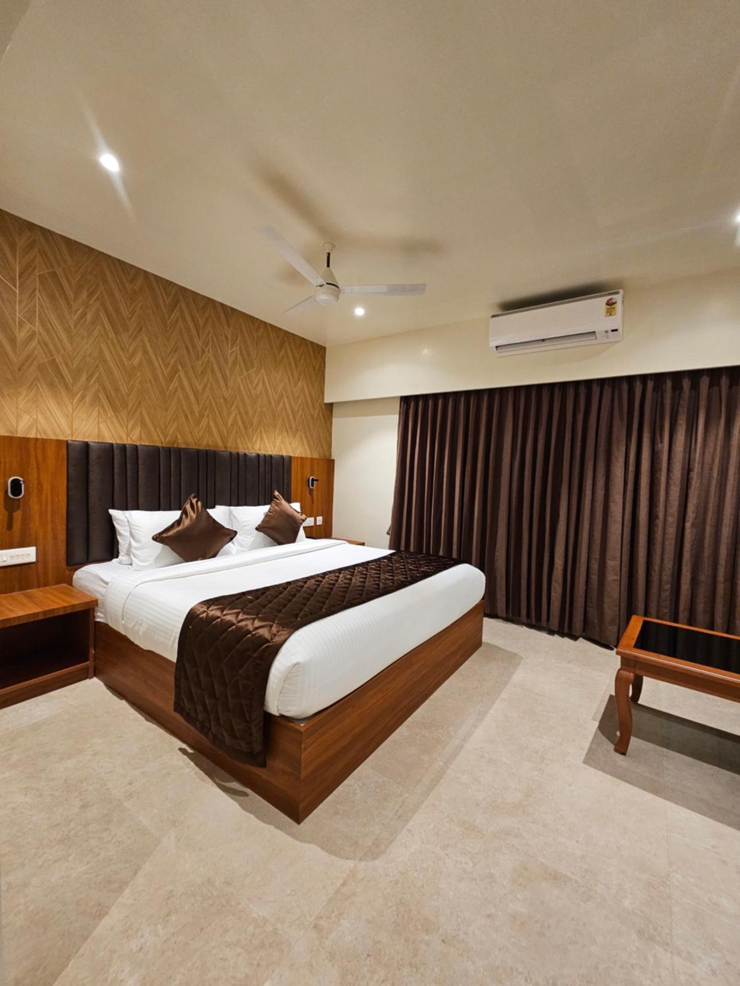 Hotel Pl Grand Karaikkudi Extérieur photo