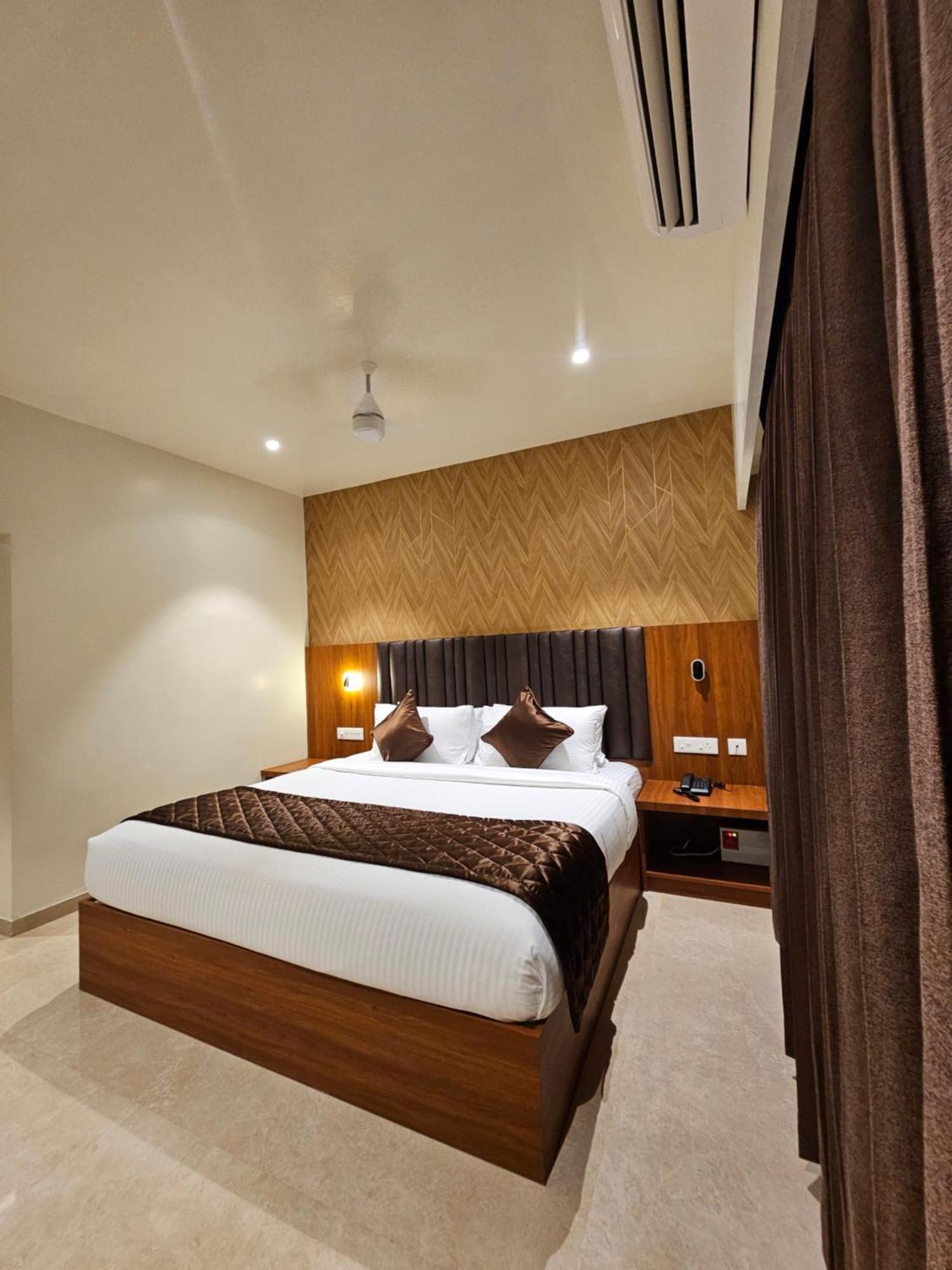 Hotel Pl Grand Karaikkudi Extérieur photo