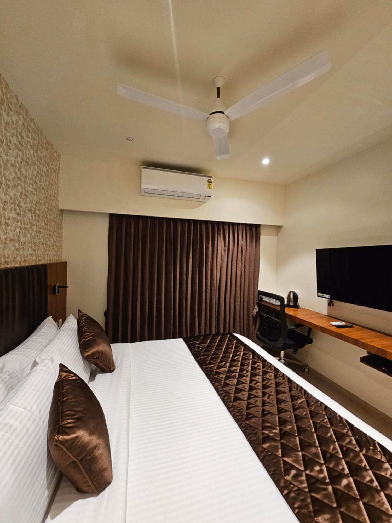 Hotel Pl Grand Karaikkudi Extérieur photo