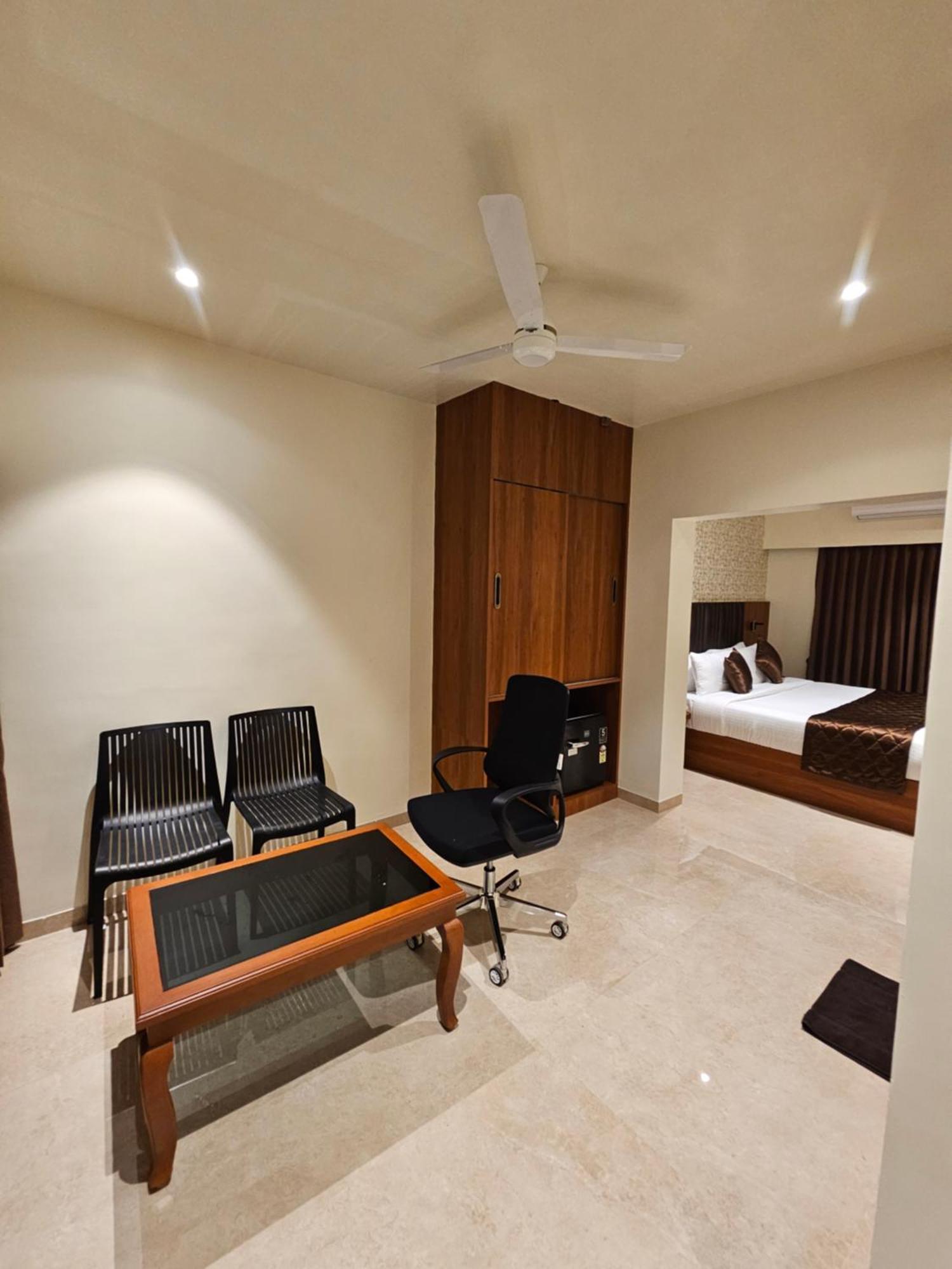 Hotel Pl Grand Karaikkudi Extérieur photo