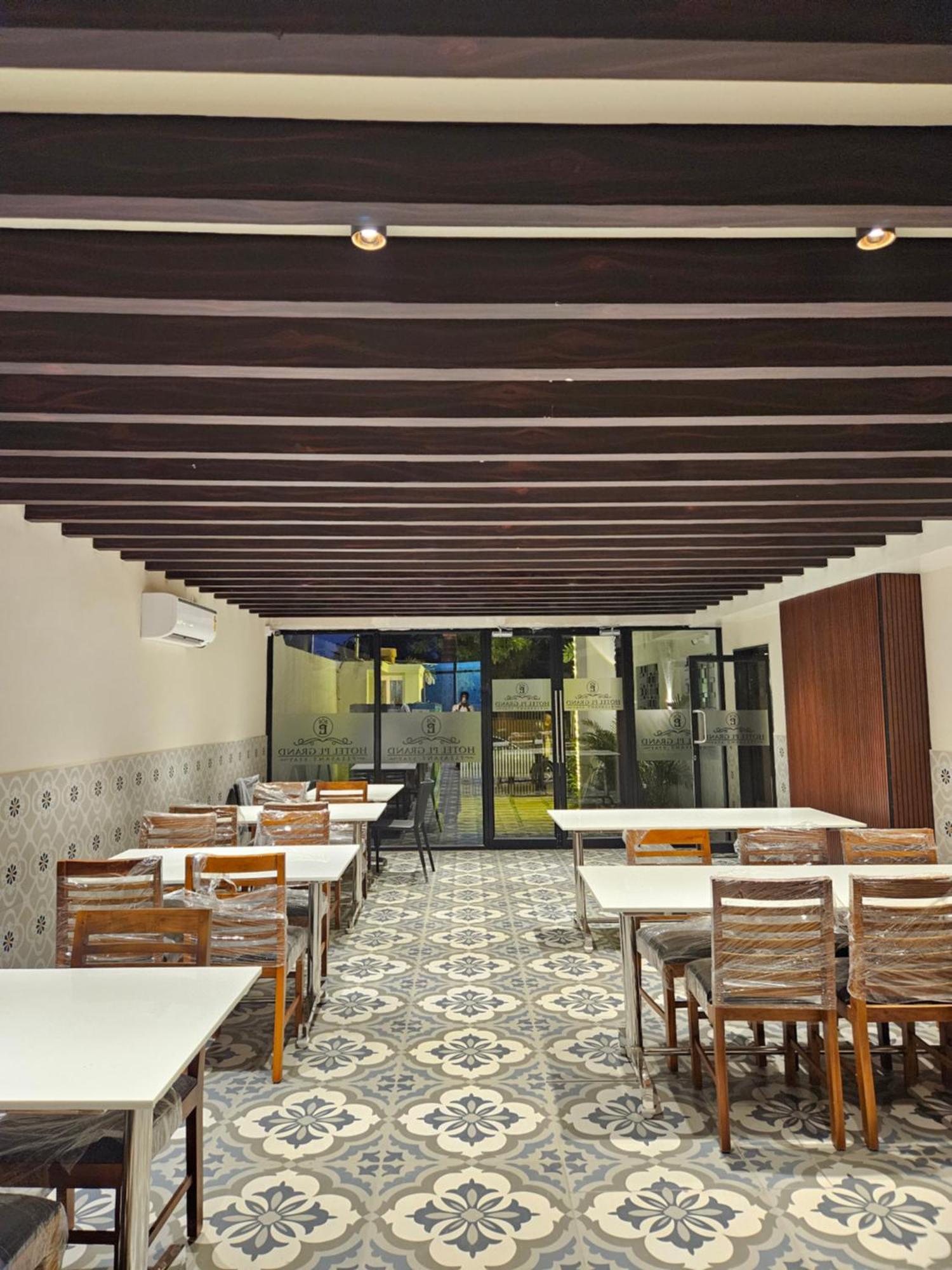Hotel Pl Grand Karaikkudi Extérieur photo