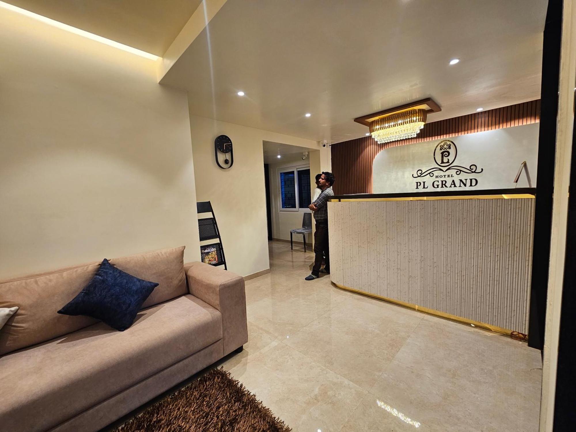 Hotel Pl Grand Karaikkudi Extérieur photo