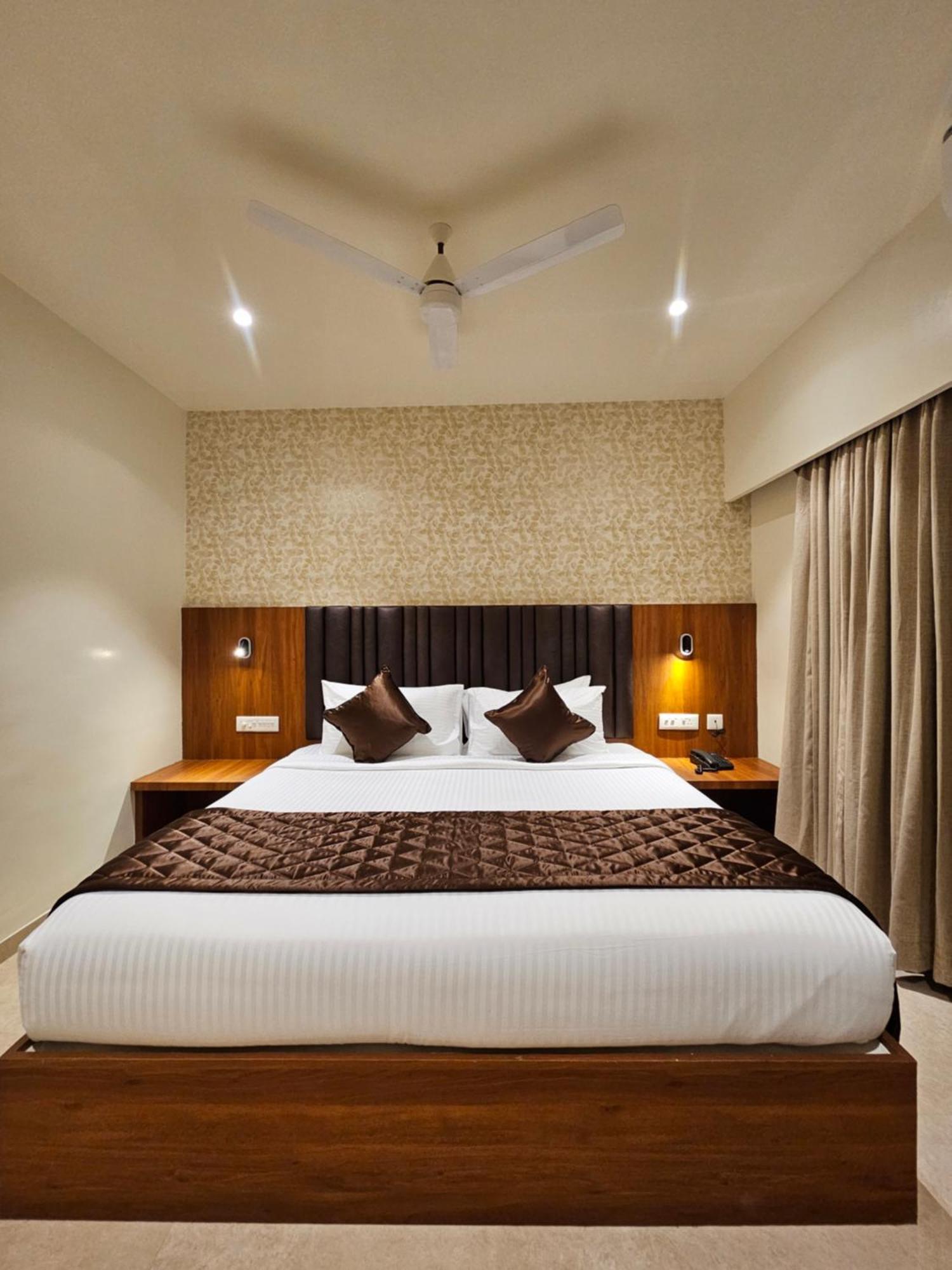 Hotel Pl Grand Karaikkudi Extérieur photo